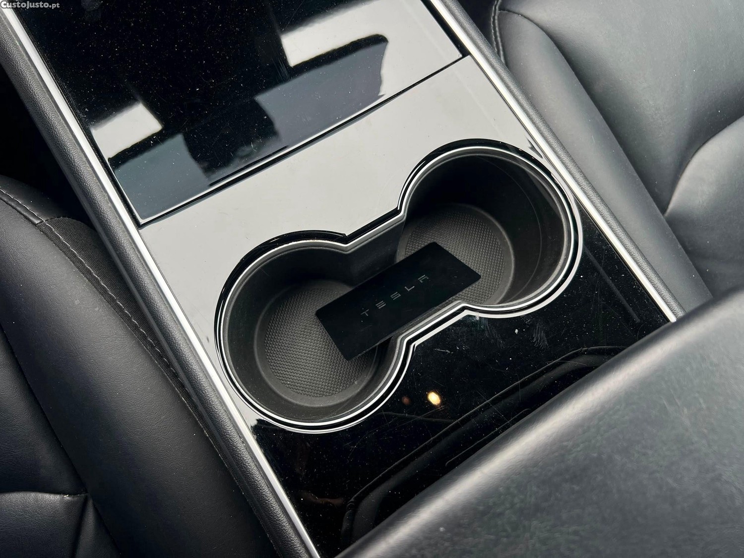 Tesla Model 3 Standard RWD Plus — fotografia 10