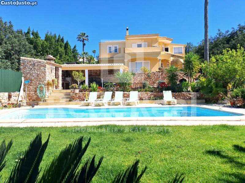 Moradia T3+1 Com Piscina Com Vista Campo E Mar...