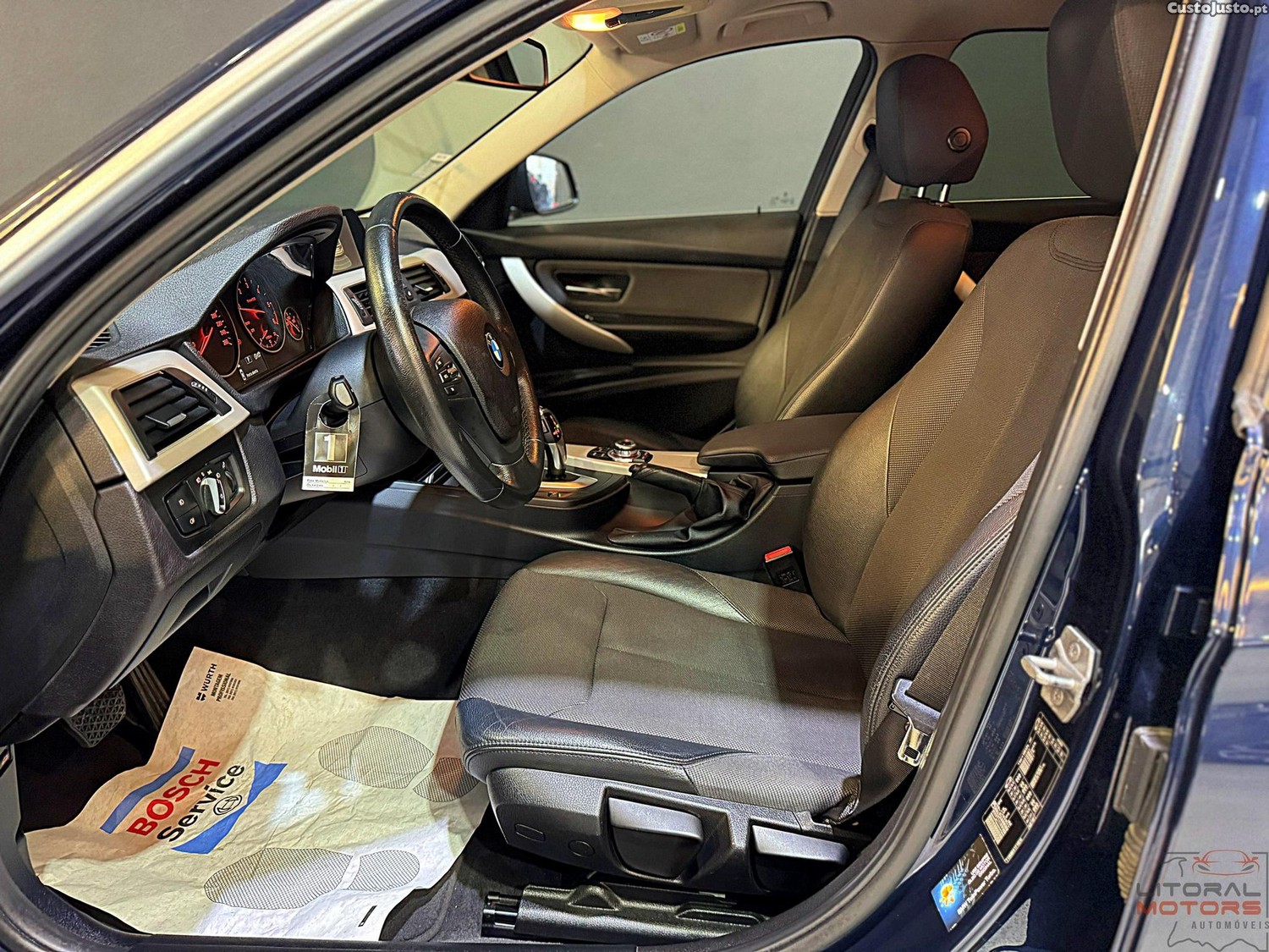 BMW 320 d Pack M Auto — fotografia 12