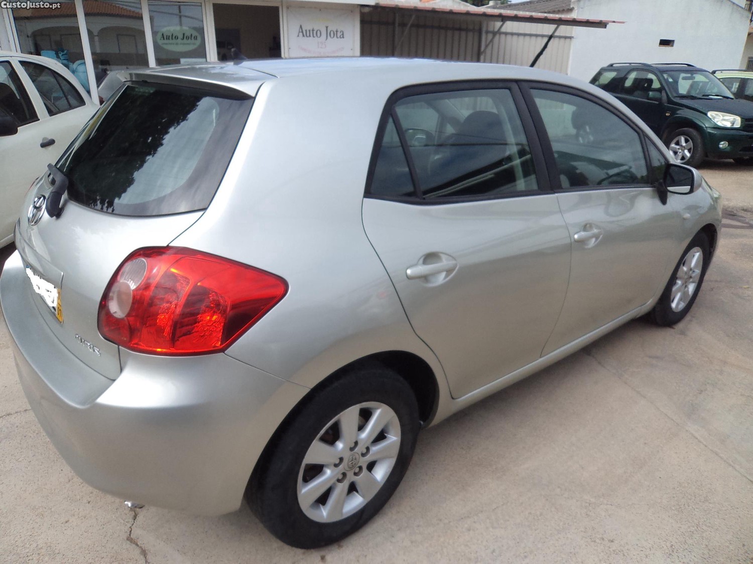 Toyota Auris 1.4 D-4D — fotografia 6