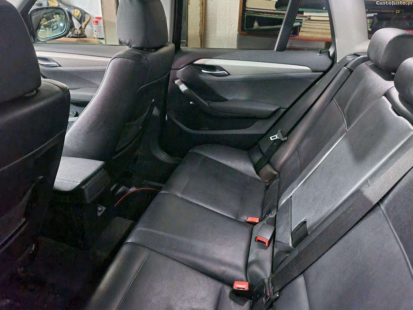 BMW X1 xdrive 2.0 — fotografia 3
