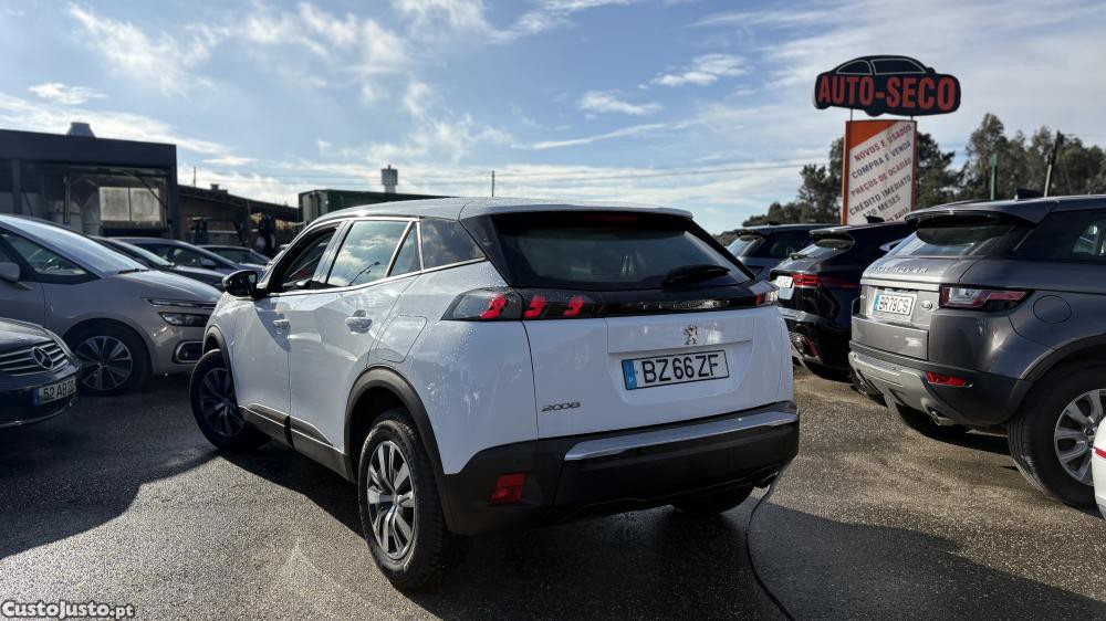 Peugeot 2008 BlueHDi 110 Active P - 21 — photo 3