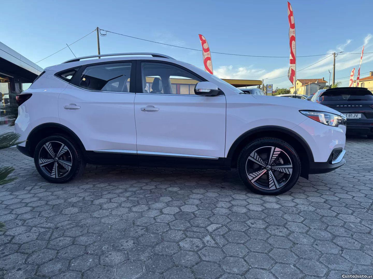 MG ZS Ev 44.5 kwh luxury — photo 5