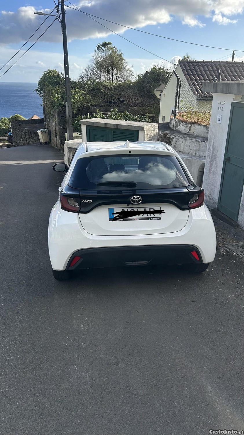 Toyota Yaris 1.0 — photo 2