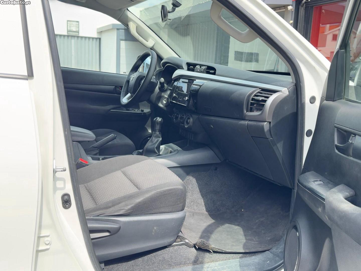 Toyota Hilux 2.4 D-4D 4x4 CD CM 5Lug 150cv — fotografia 17