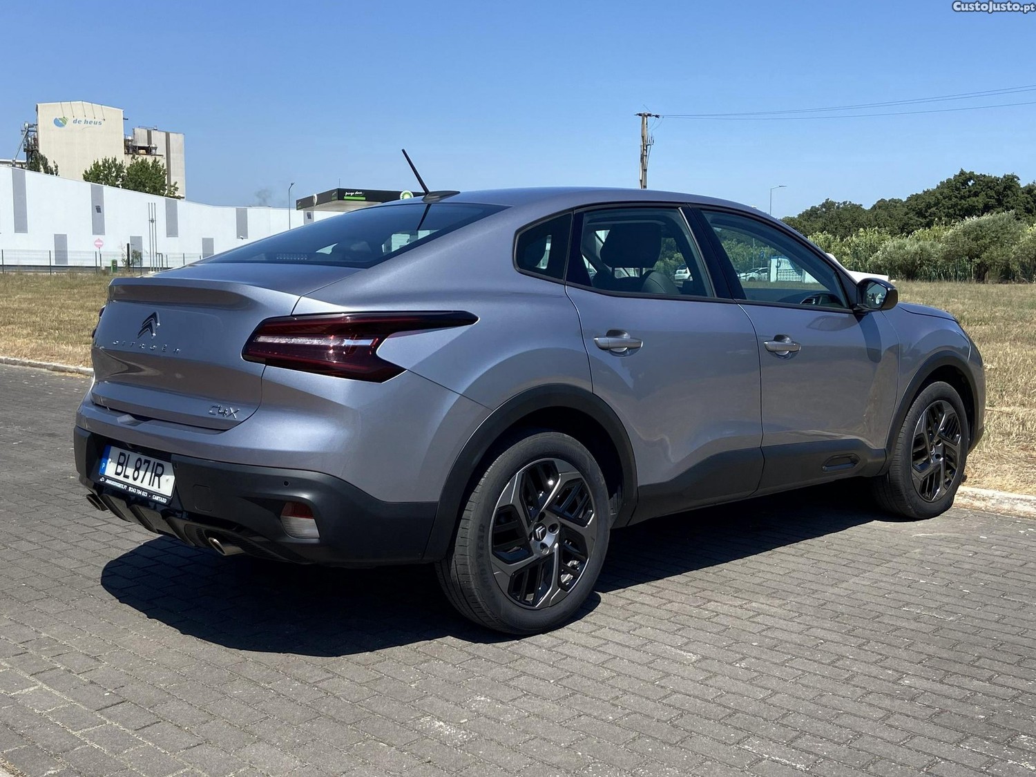 Citroën C4 X 1.2 PureTech Plus EAT8 — fotografia 15