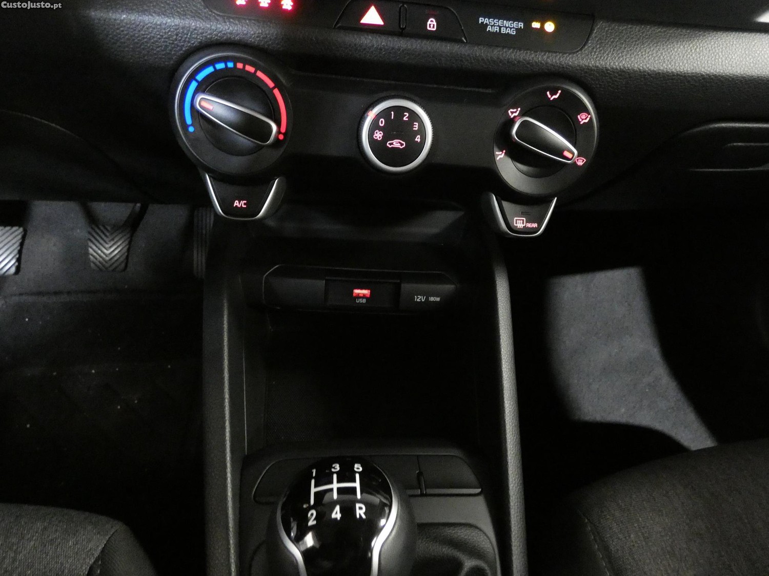 Kia Stonic 1.2 Dynamic — fotografia 3