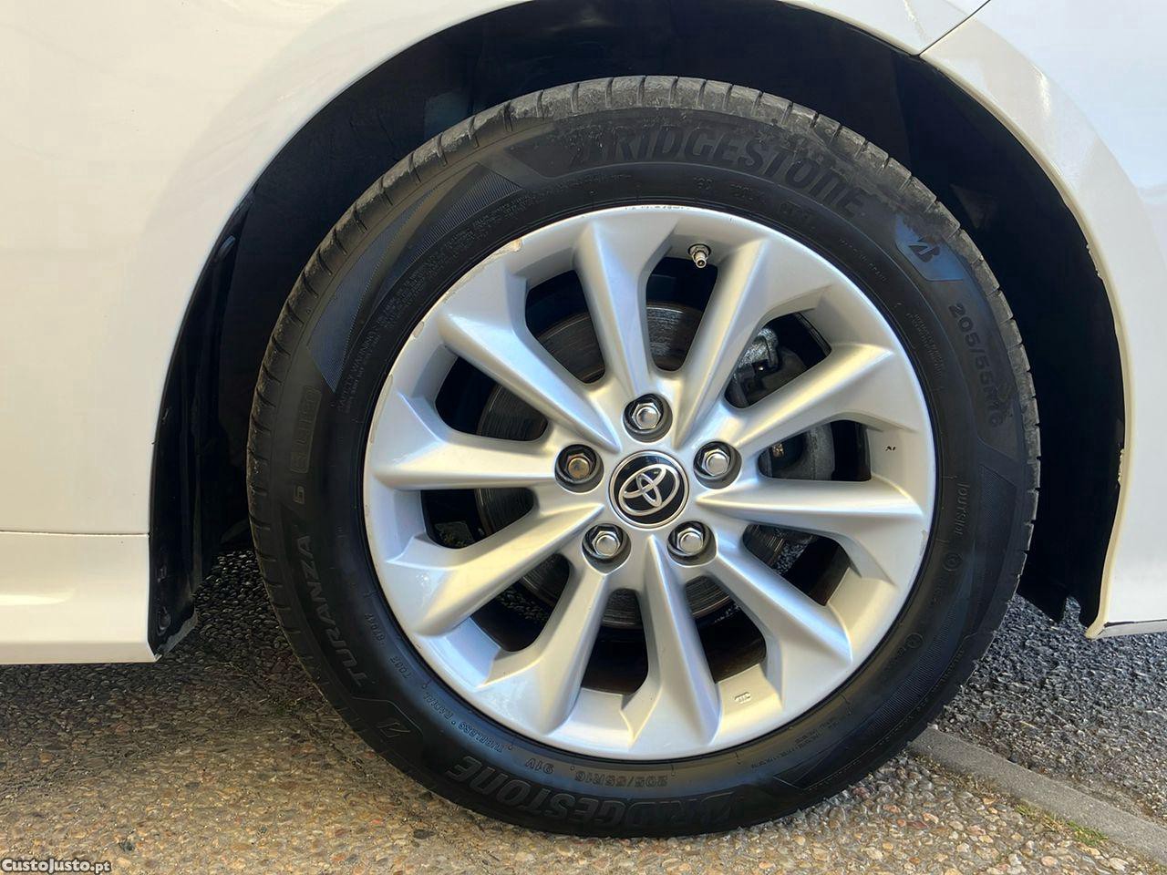 Toyota Corolla 1.5 VVT COMFORT — fotografia 3