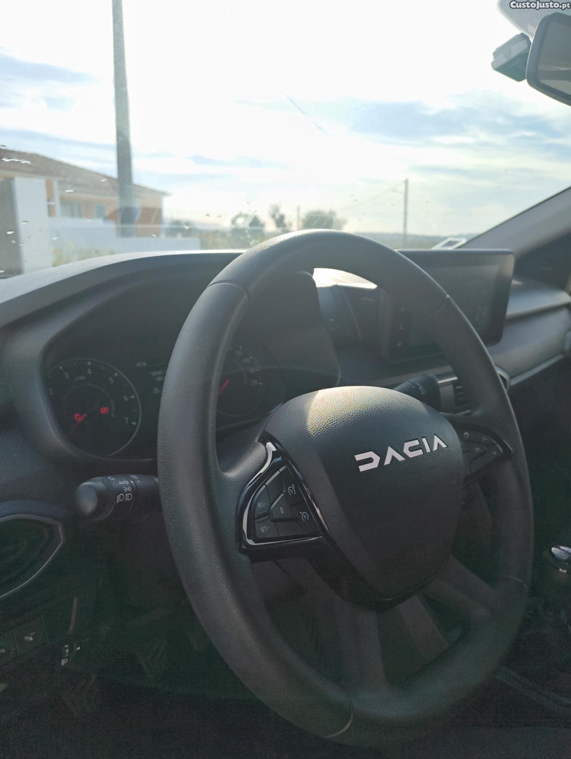 Dacia Sandero Essential bi-fuel - 23 — photo 4