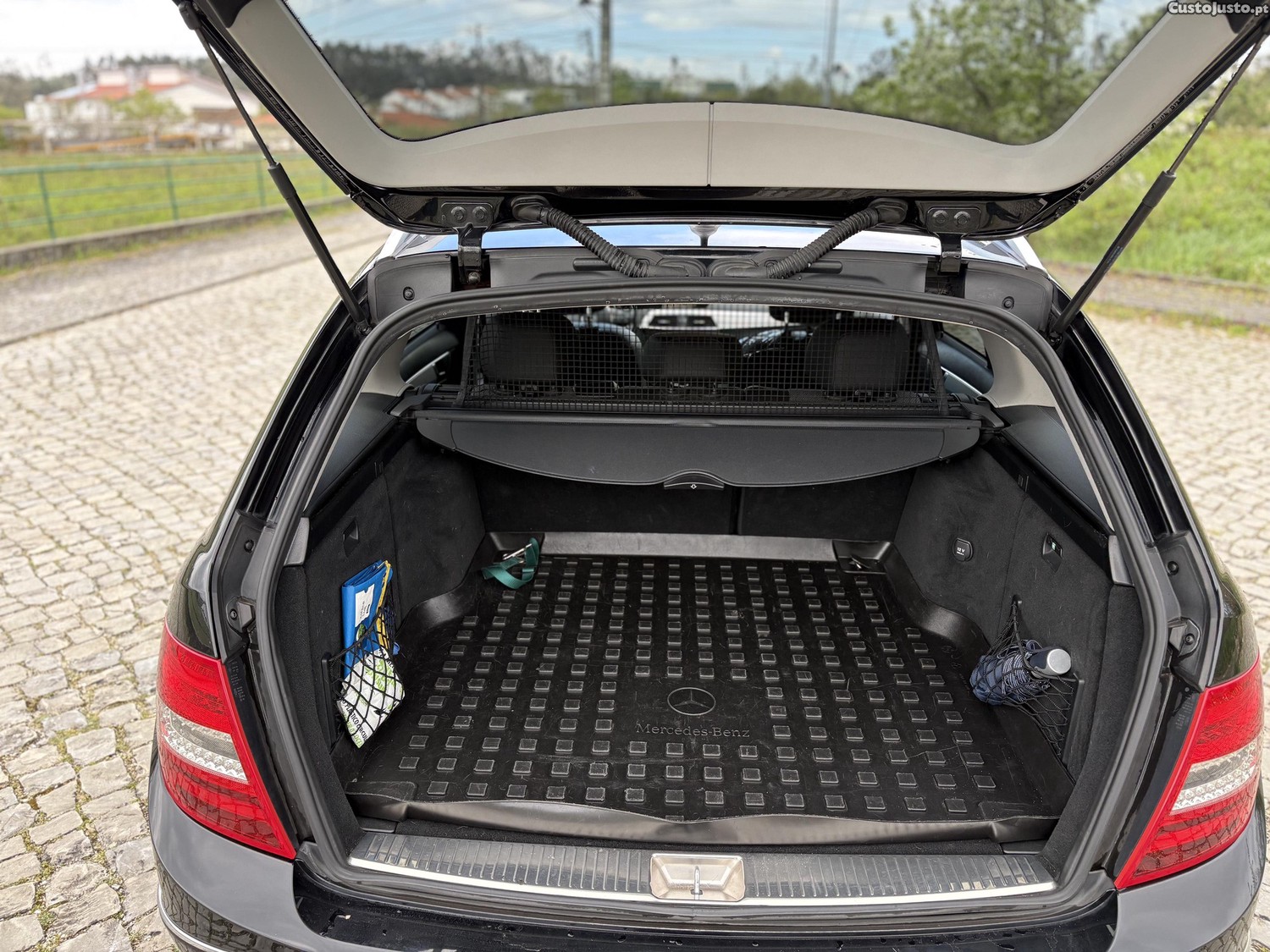 Mercedes-Benz C 250 W204 — fotografia 8