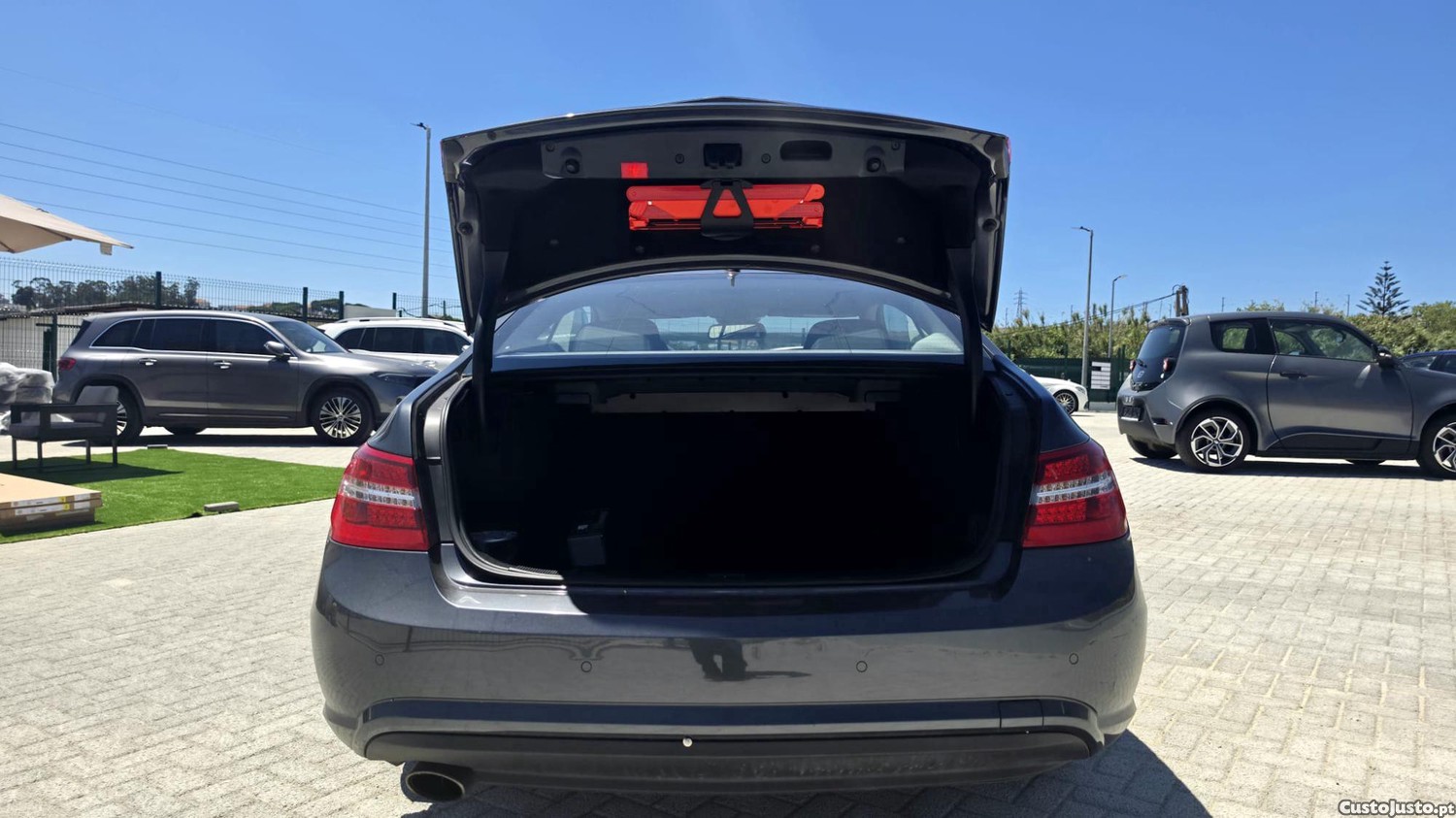 Mercedes-Benz E 220 CDI COUPE — photo 4