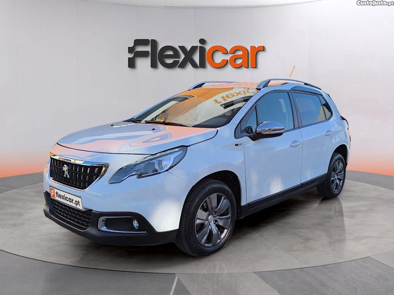Peugeot 2008 1.2 PureTech Style — photo 3