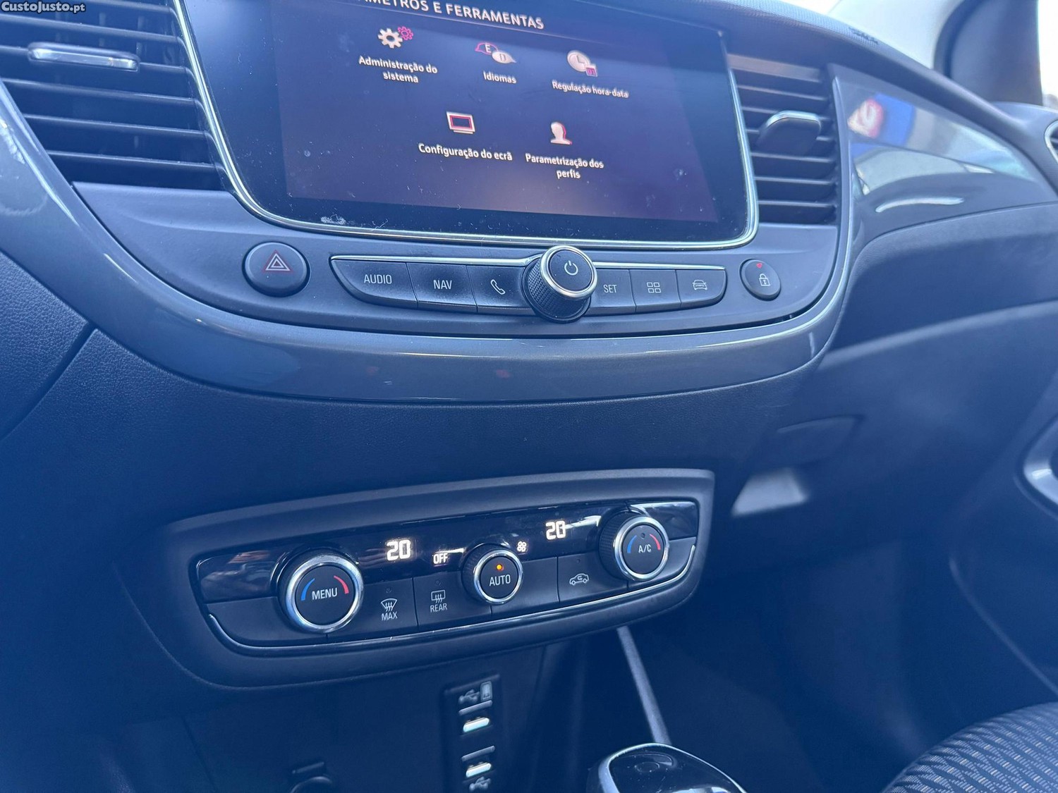 Opel Crossland X 1.2 T Innovation Aut. — fotografia 2
