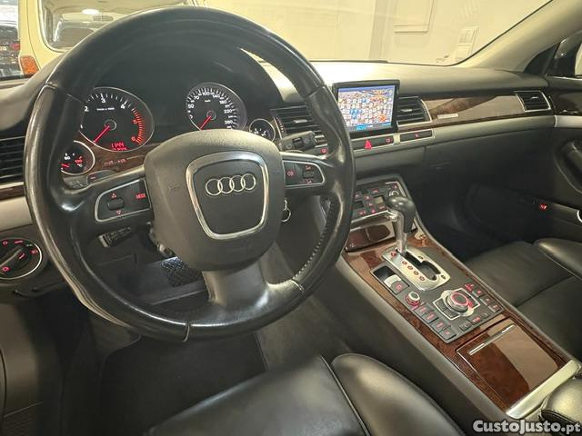 Audi A8 3.0 TDI V6 Quattro Triptronic — fotografia 2