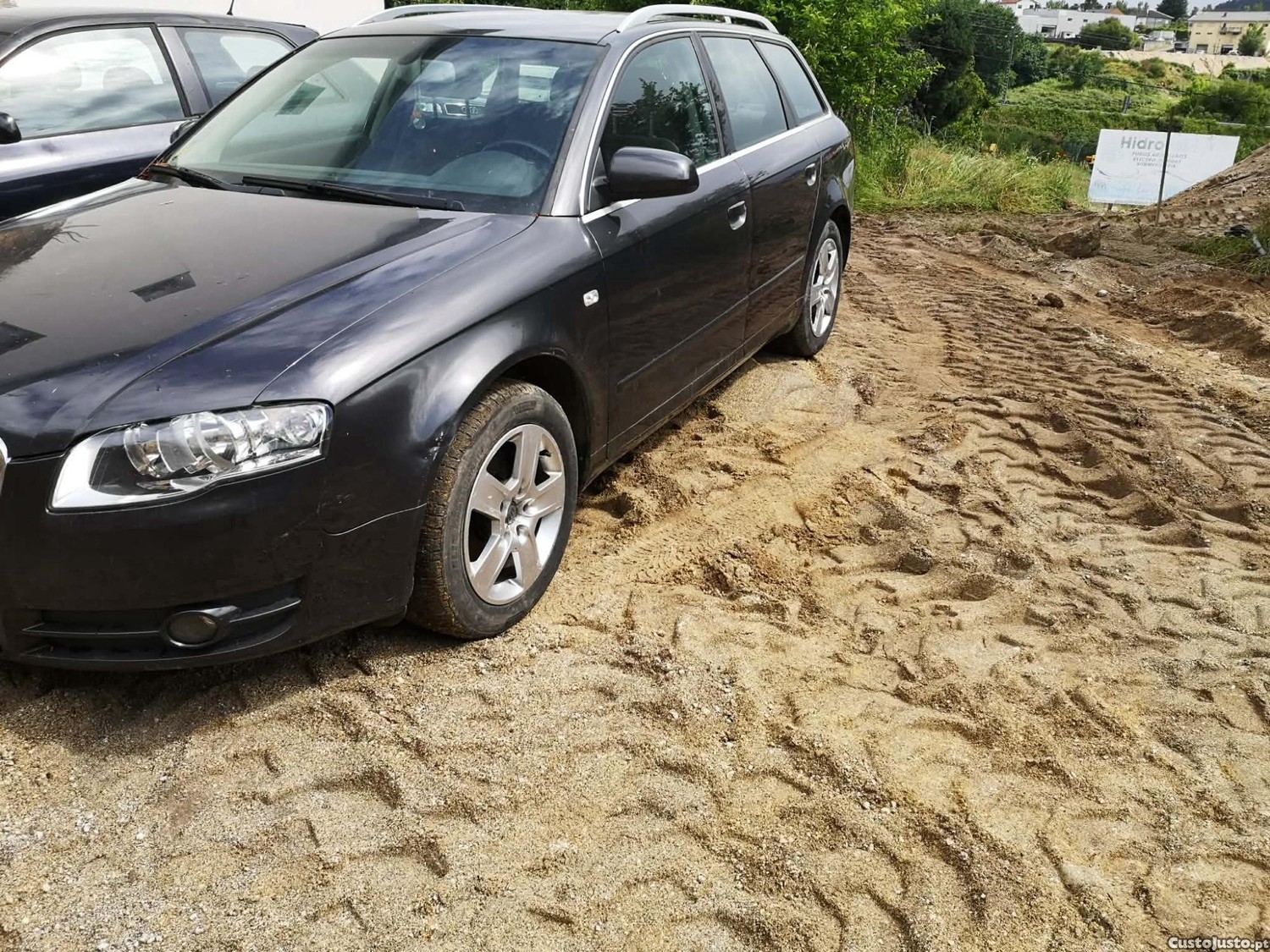 Audi A4 2l tdi 143cv b7 vendida compléta para peças — fotografia 2