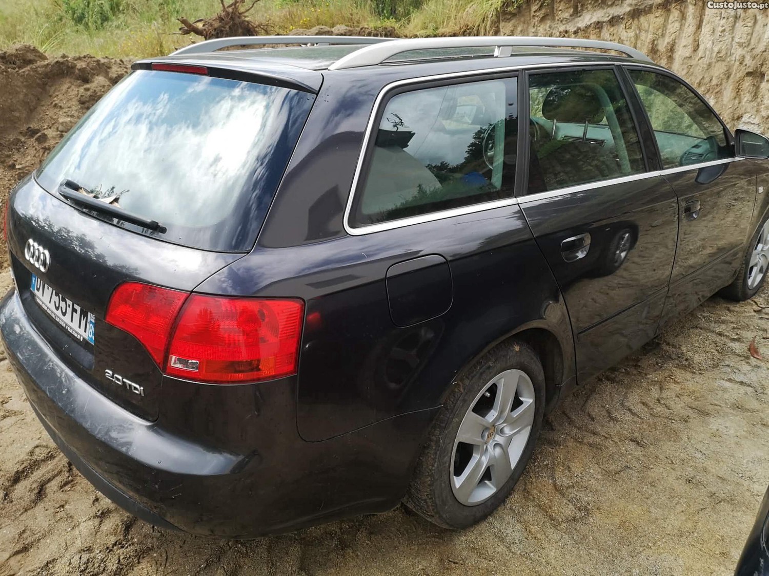 Audi A4 2l tdi 143cv b7 vendida compléta para peças — fotografia 4