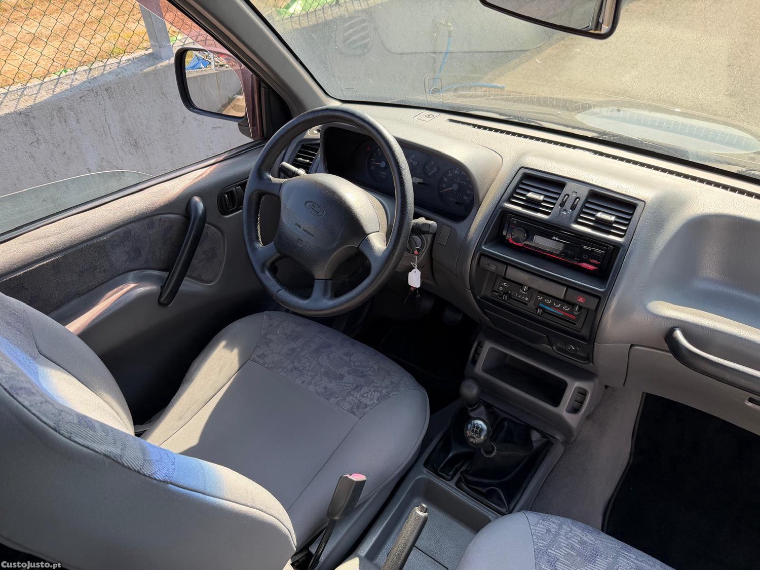Ford Maverick GLS — fotografia 5
