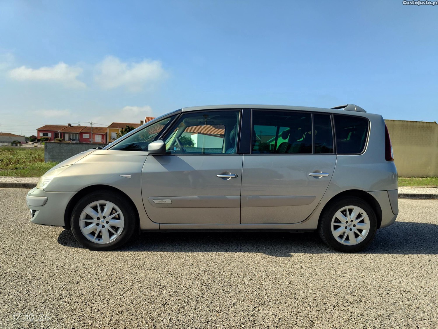 Renault Espace 2.0 dCi Initiale Paris — photo 3