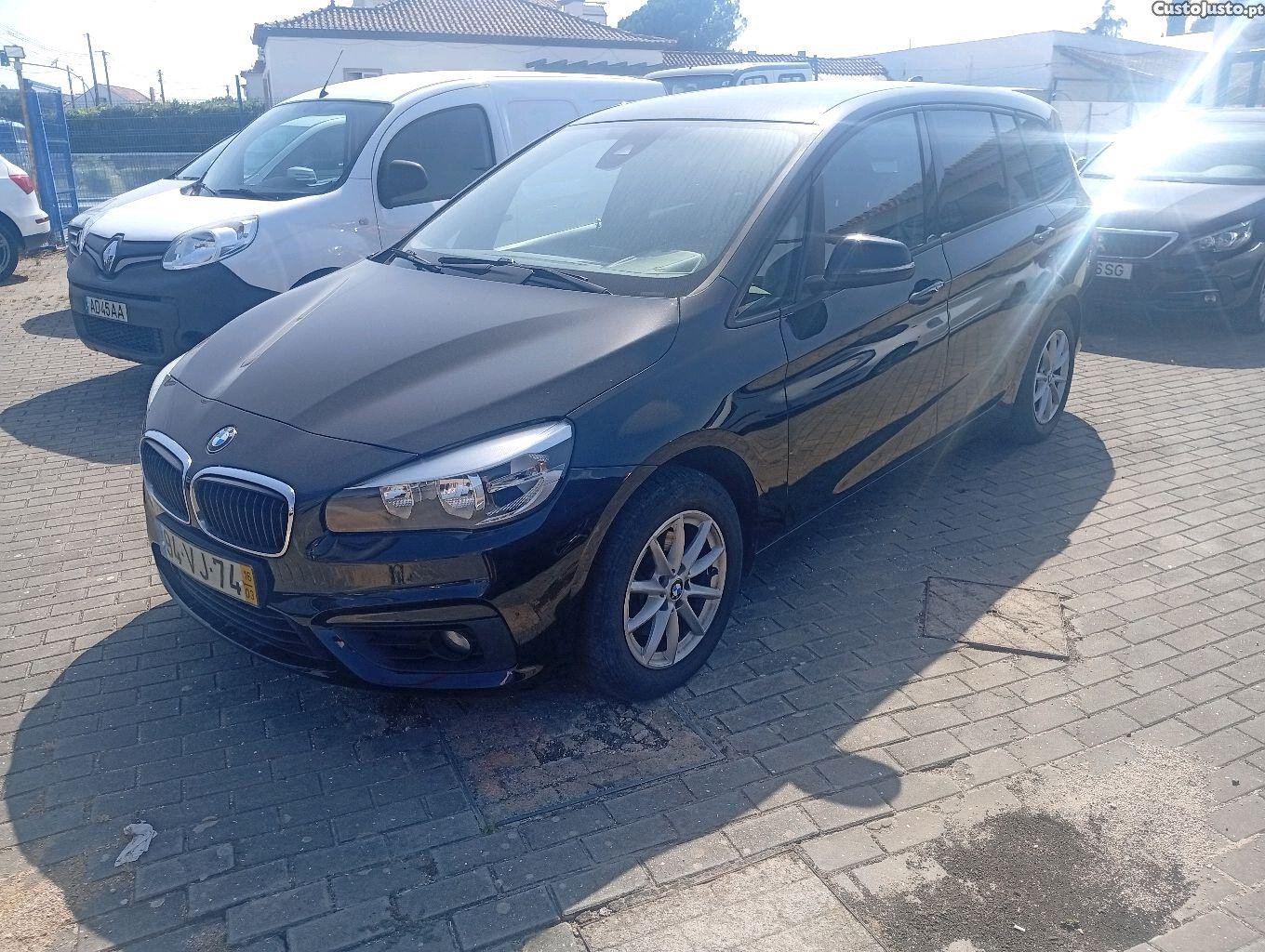 BMW 216 Gran Tourer . — fotografia 8