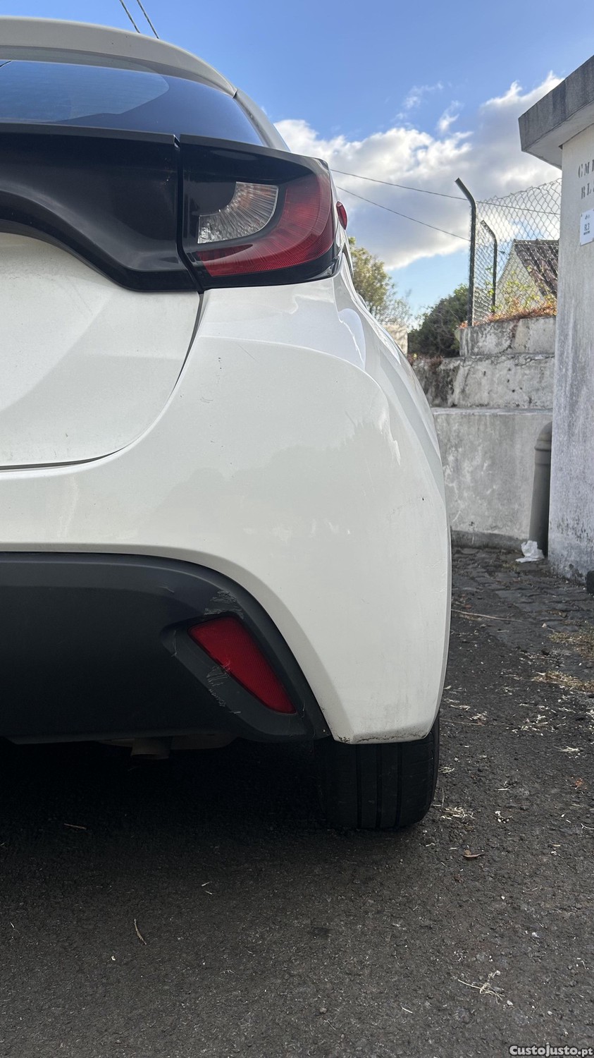 Toyota Yaris 1.0 — photo 3
