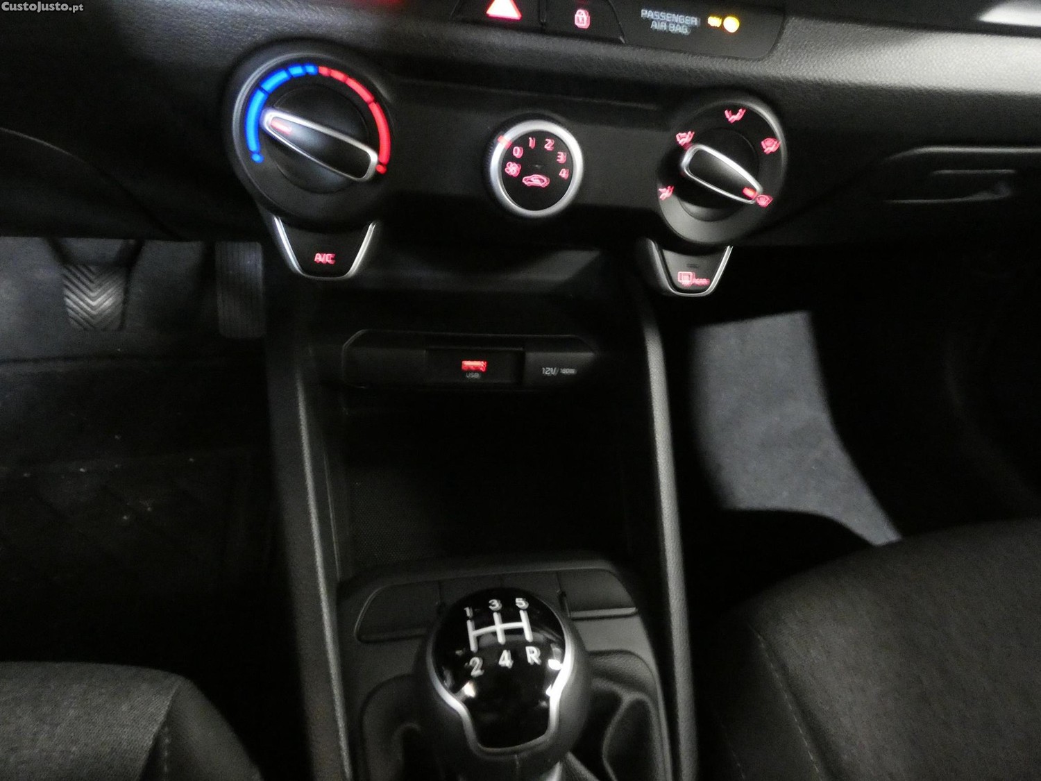 Kia Stonic 1.2 Dynamic — fotografia 2