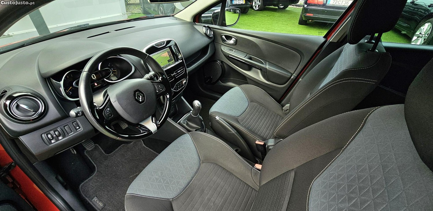 Renault Clio Sport Tourer 0.9 TCe Limited — fotografia 12