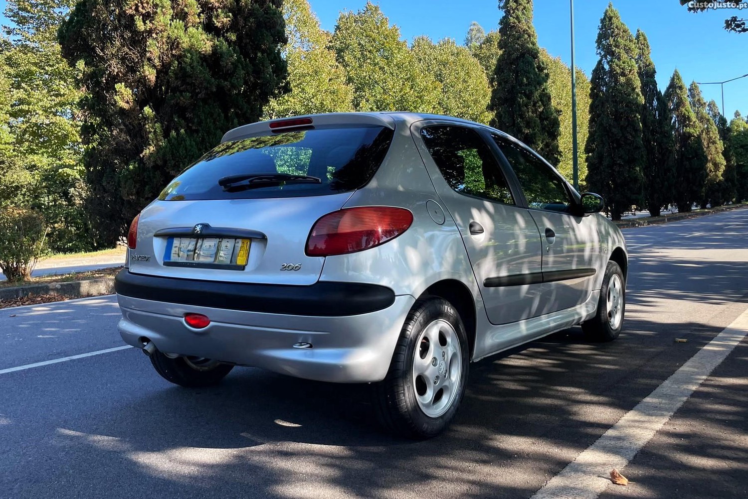 Peugeot 206 1.1 Premium Apenas 121000 kms 1 dono - 01 — photo 4