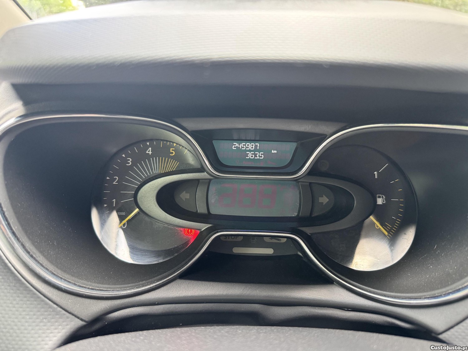Renault Captur 1.5 dci 90cv — photo 3