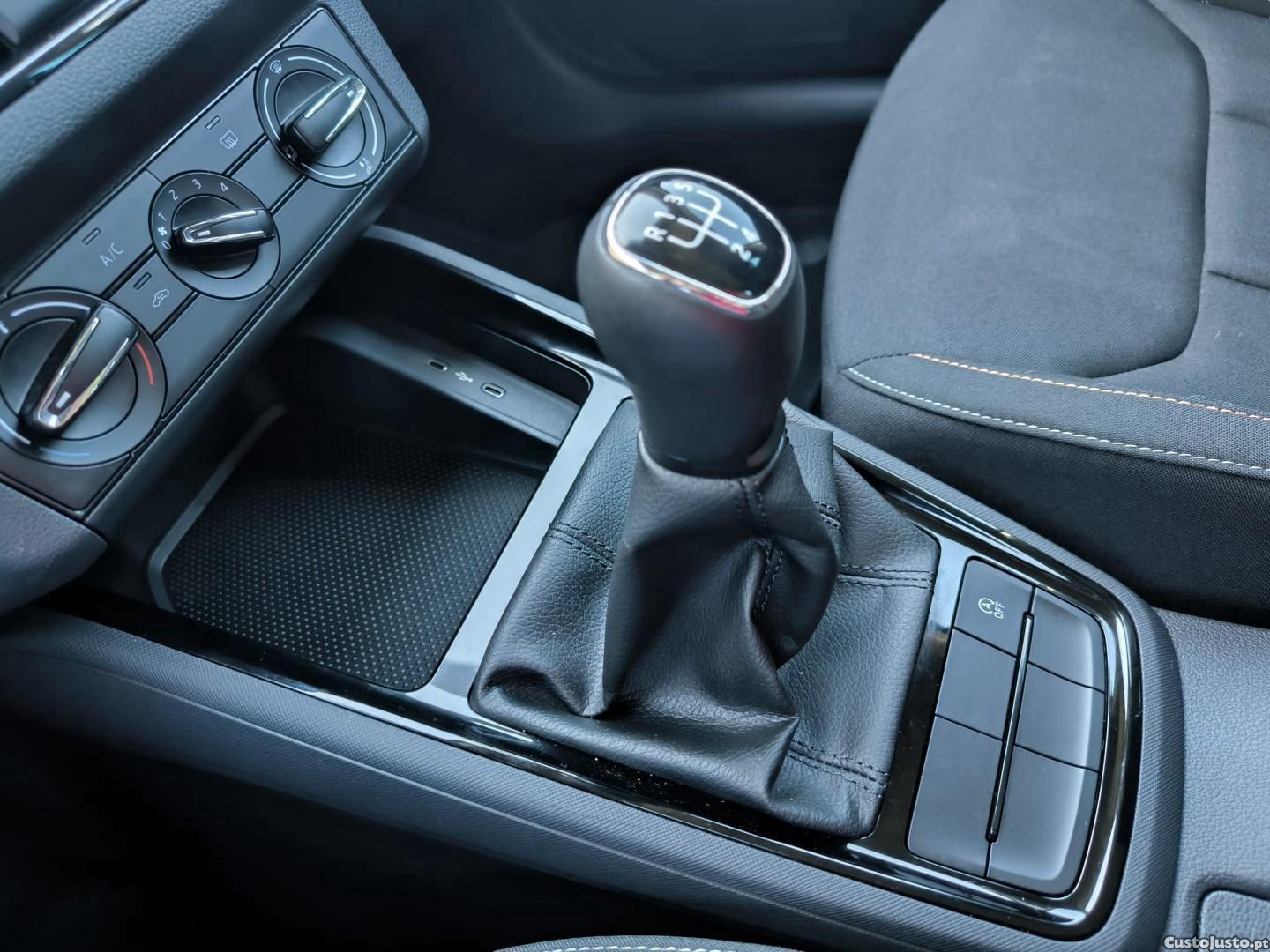 Skoda Kamiq 1.0 TSI — fotografia 3