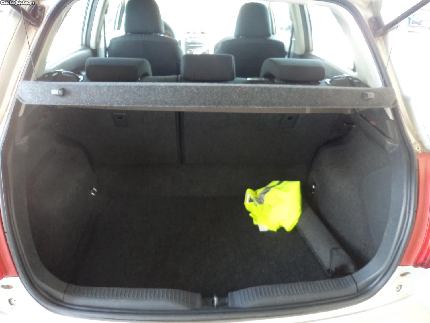 Toyota Auris 1.4 D-4D — fotografia 2