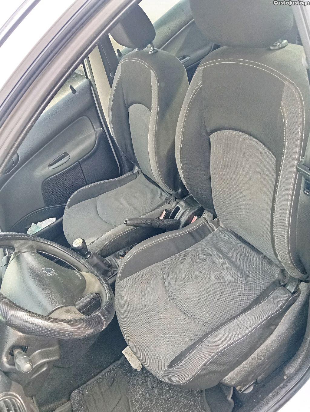 Peugeot 206 1.4 — photo 5