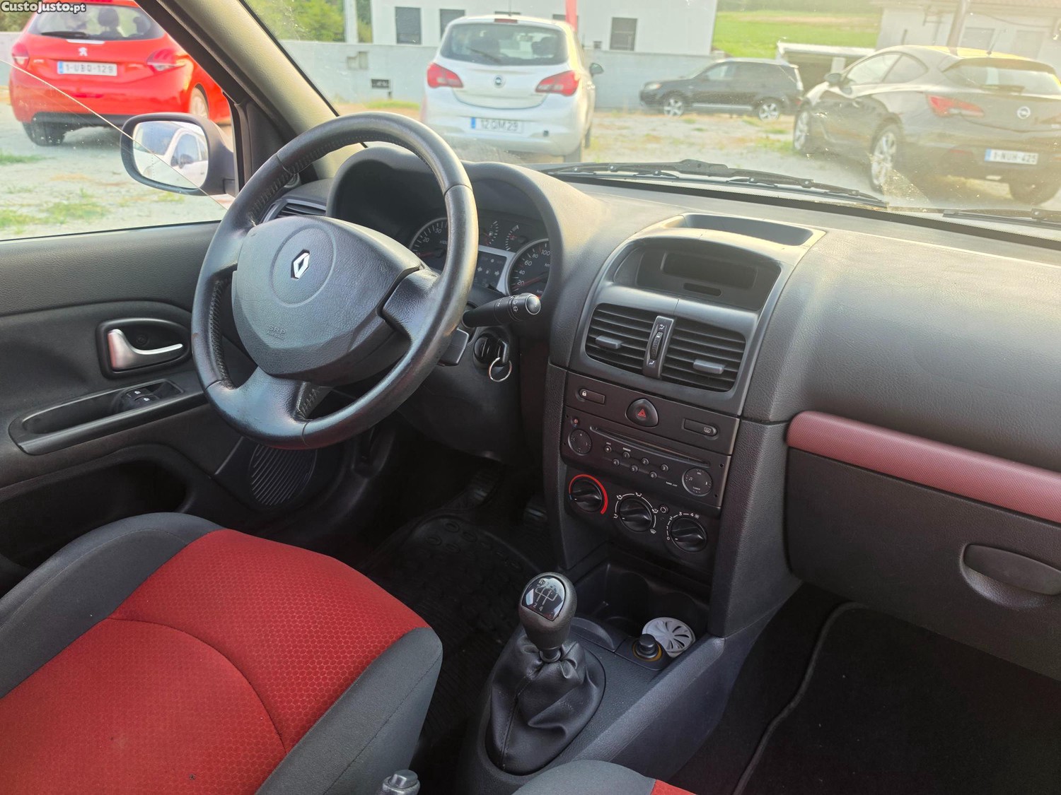 Renault Clio 1.2 16V139000km — fotografia 6