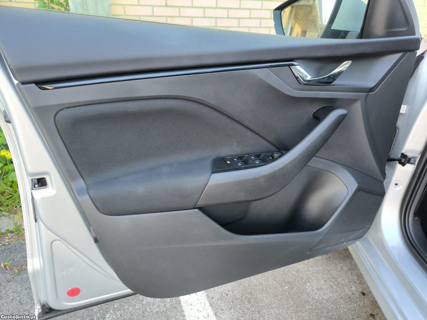Skoda Kamiq 1.0 TSI — fotografia 12