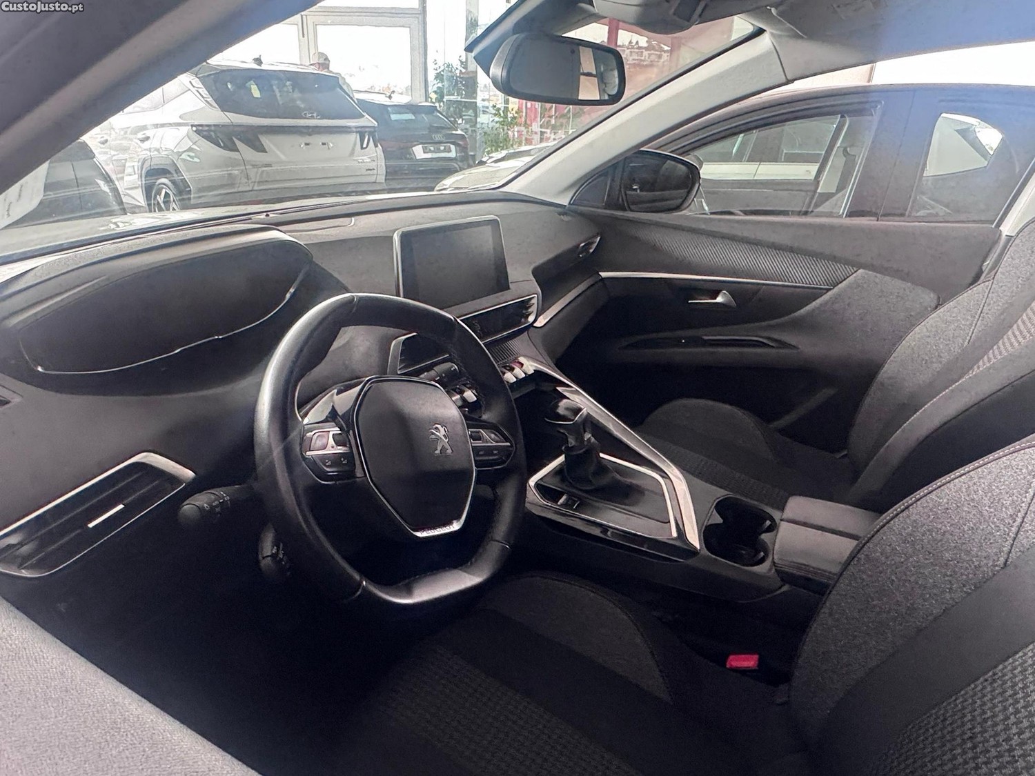 Peugeot 5008 1.2 PureTech Active — fotografia 4