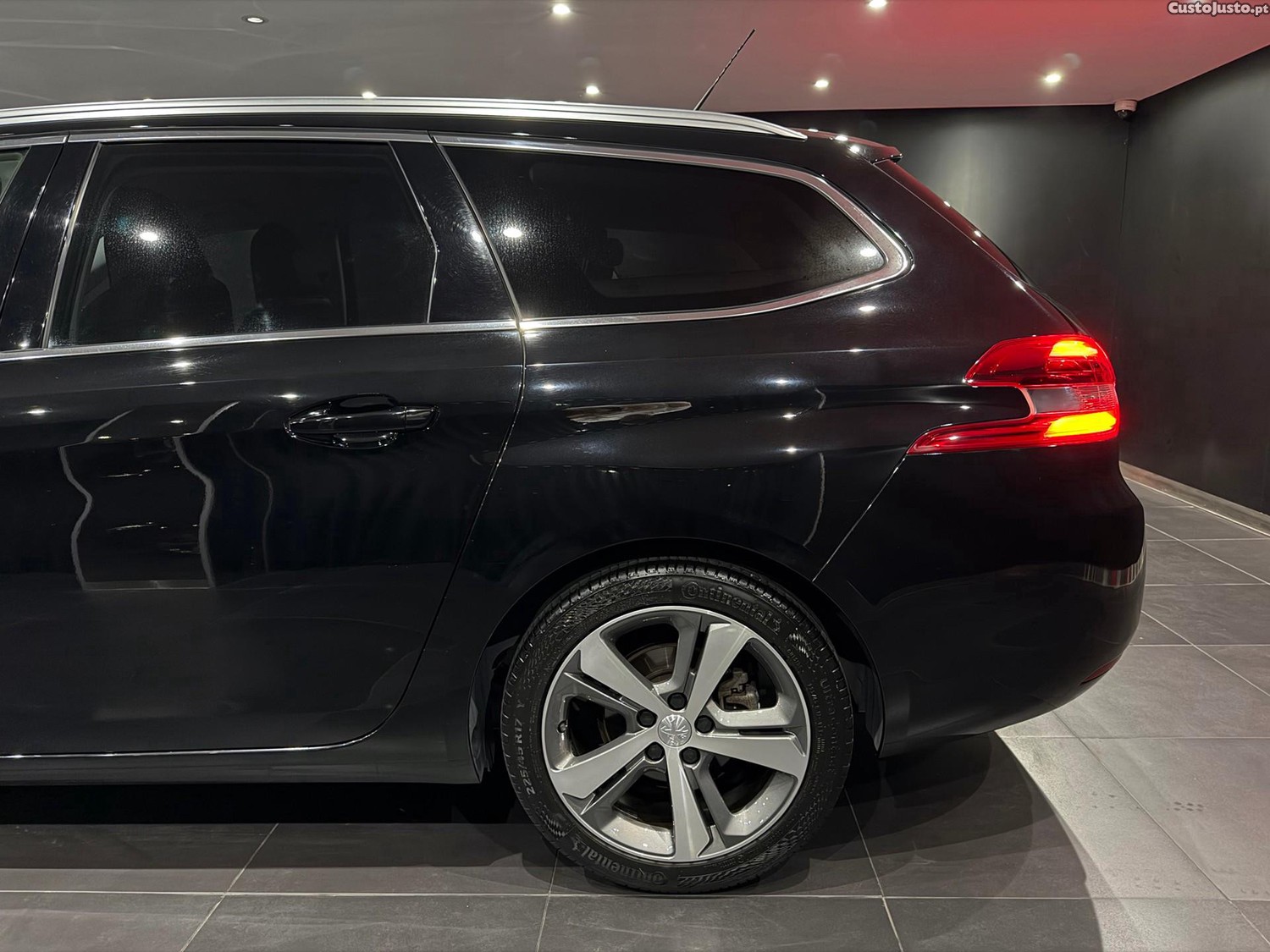 Peugeot 308 SW 1.2 PureTech GT Line — photo 4