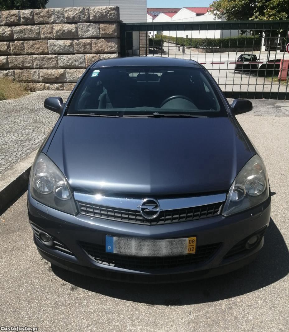 Opel Astra GTC — fotografia 4