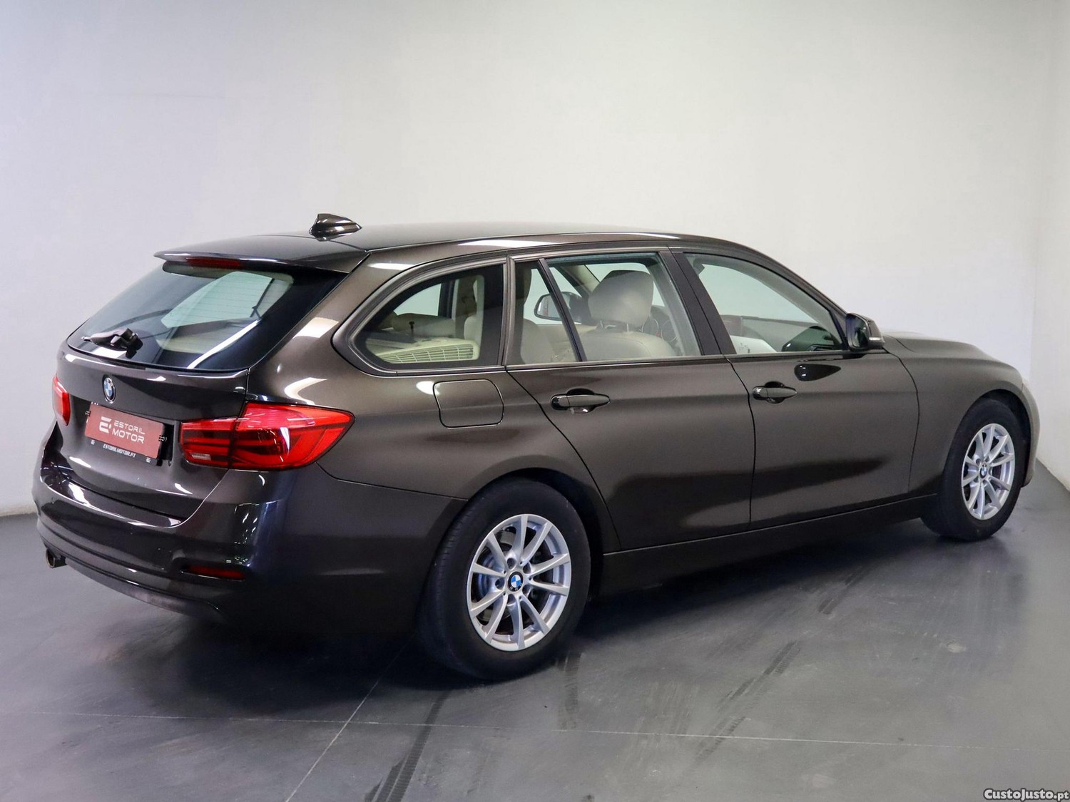 BMW 318 d Advantage - 17 — photo 3