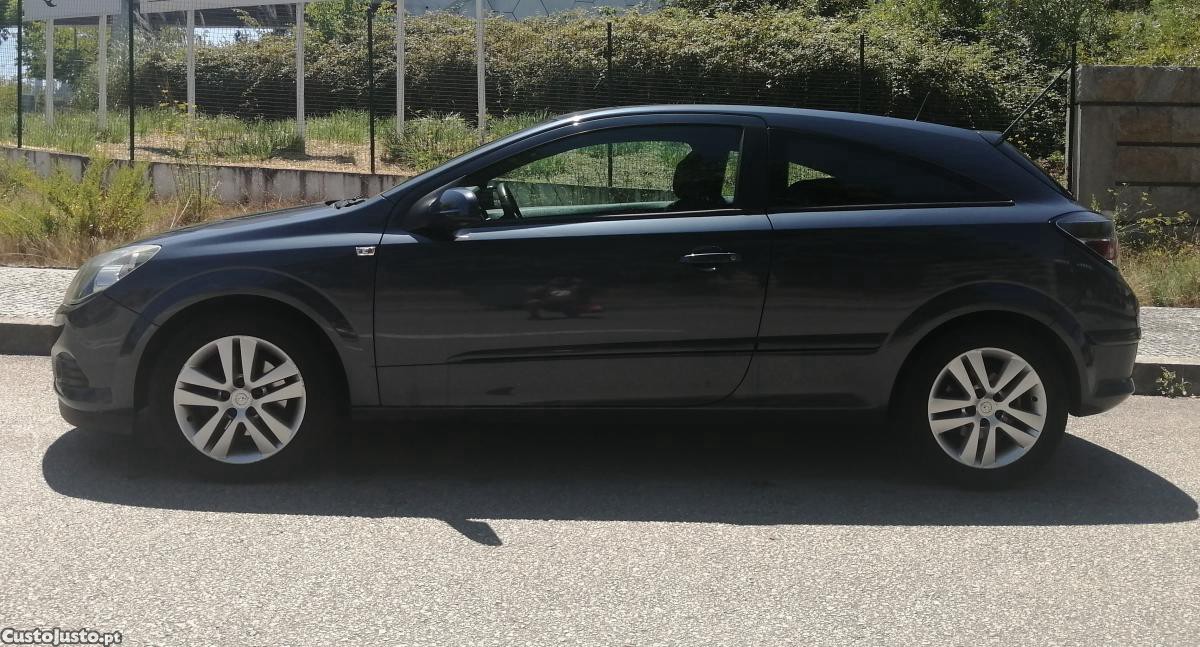 Opel Astra GTC — fotografia 5