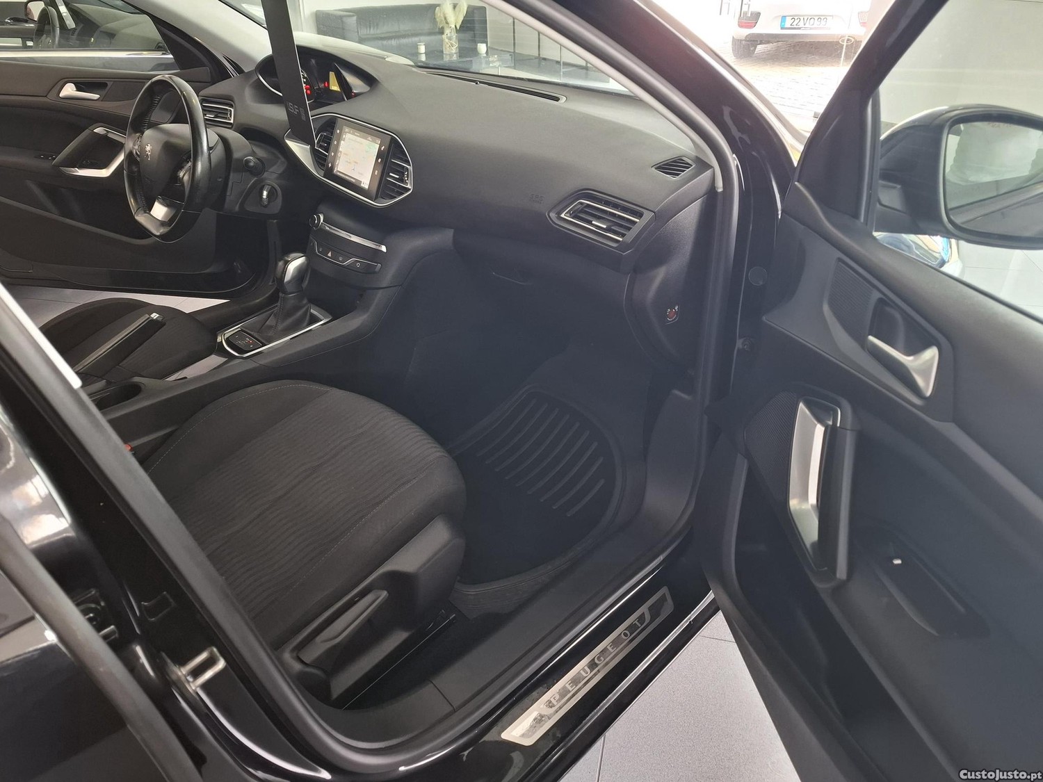 Peugeot 308 1.6 hdi — fotografia 2