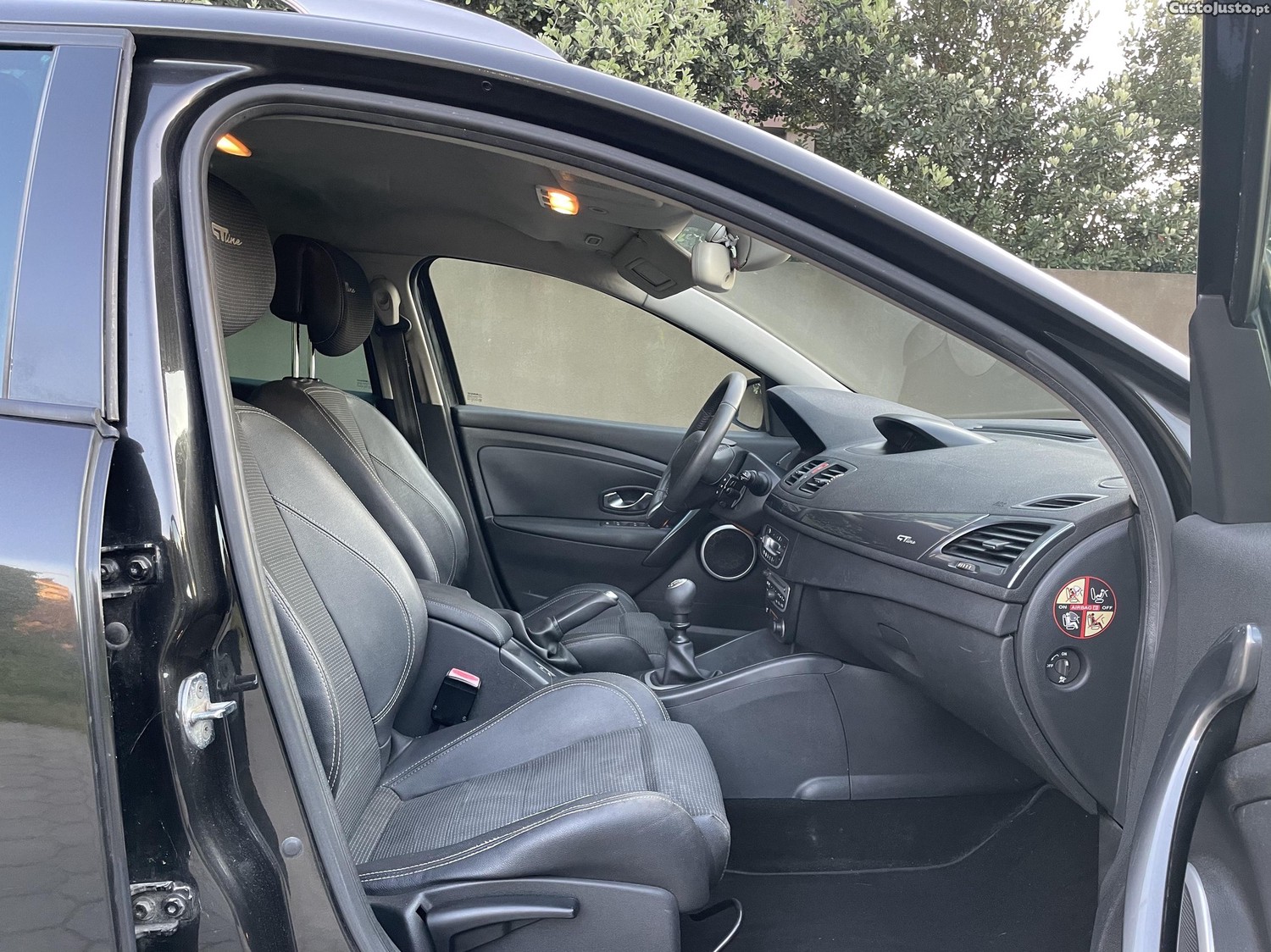 Renault Mégane 1.5 DCI GTLine — fotografia 3