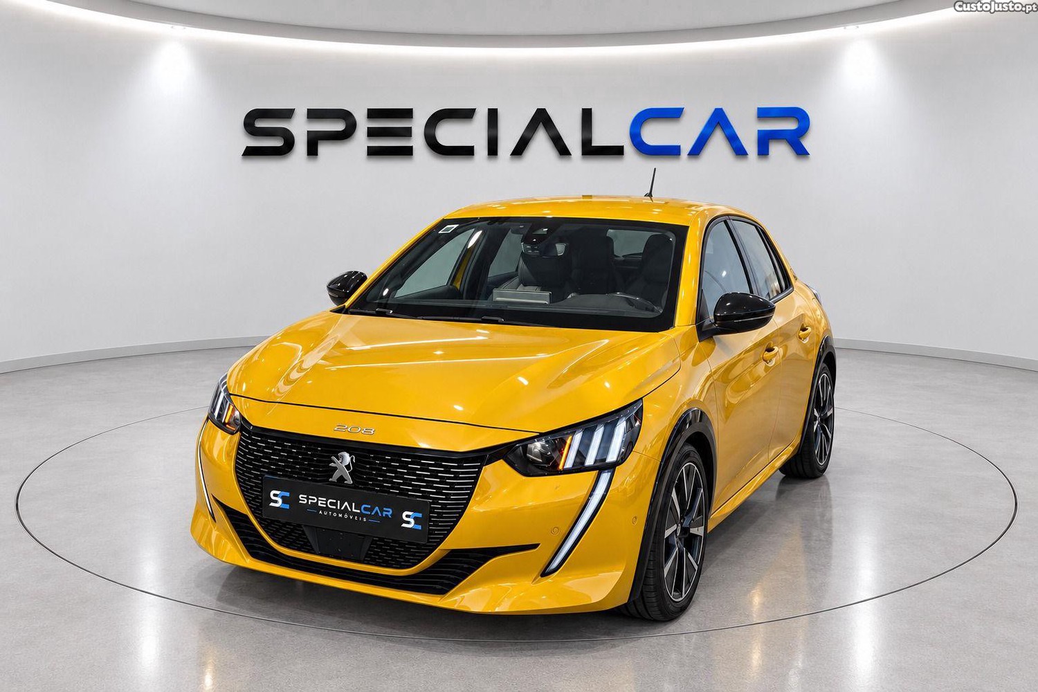 Peugeot 208 1.2 PureTech GT Pack EAT8 — photo 4