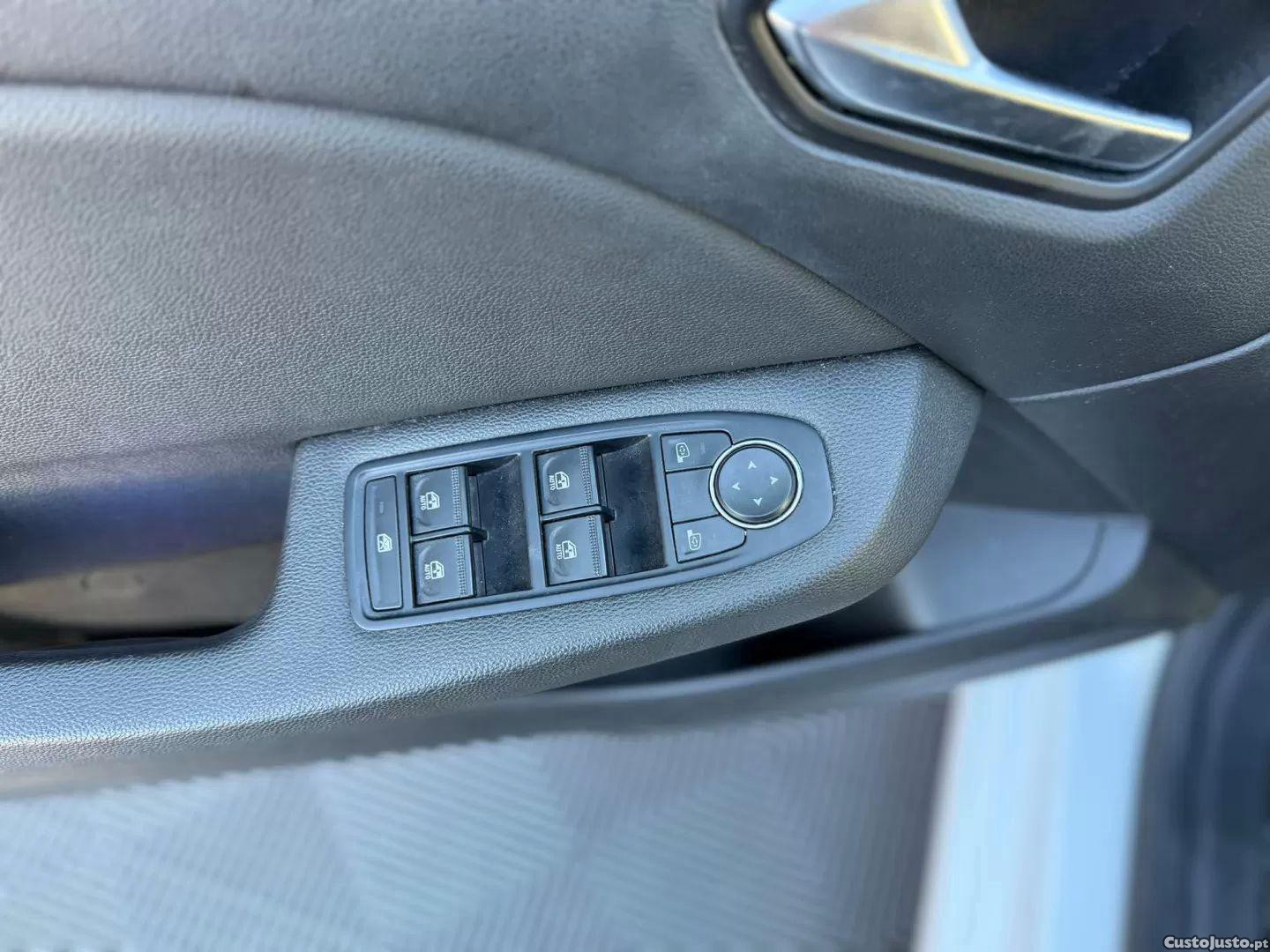 Renault Clio 1.5 blue dci intens — photo 4