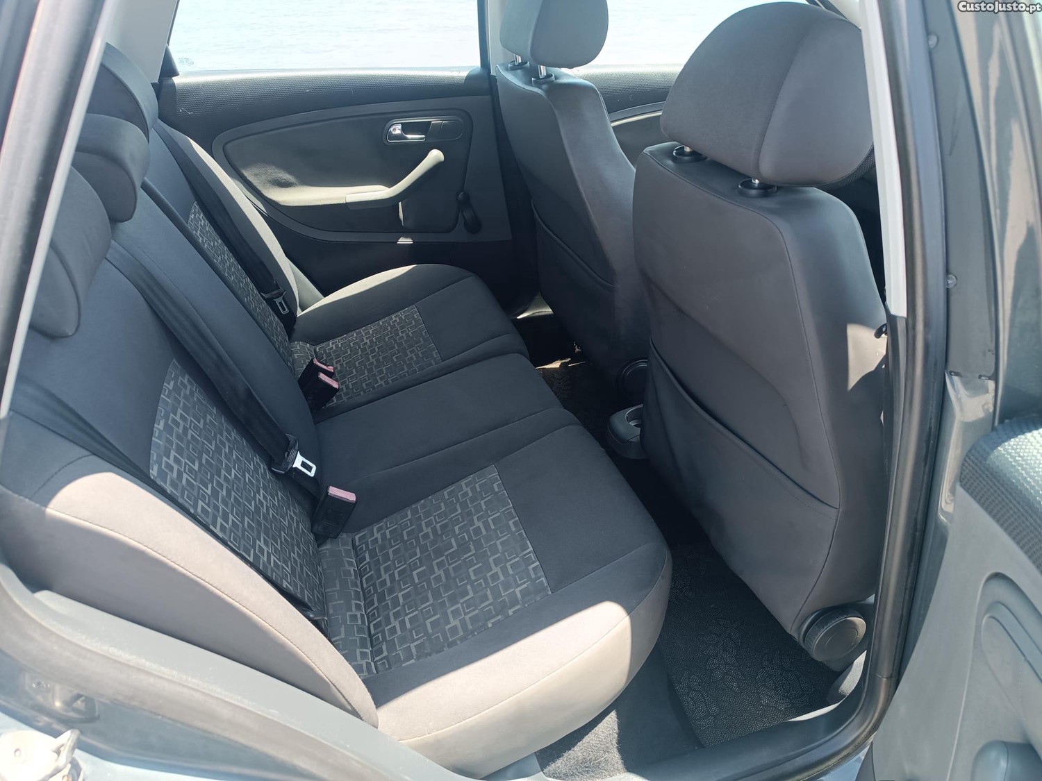 SEAT Ibiza 1.4 Tdi - Muito Estimado — fotografia 2