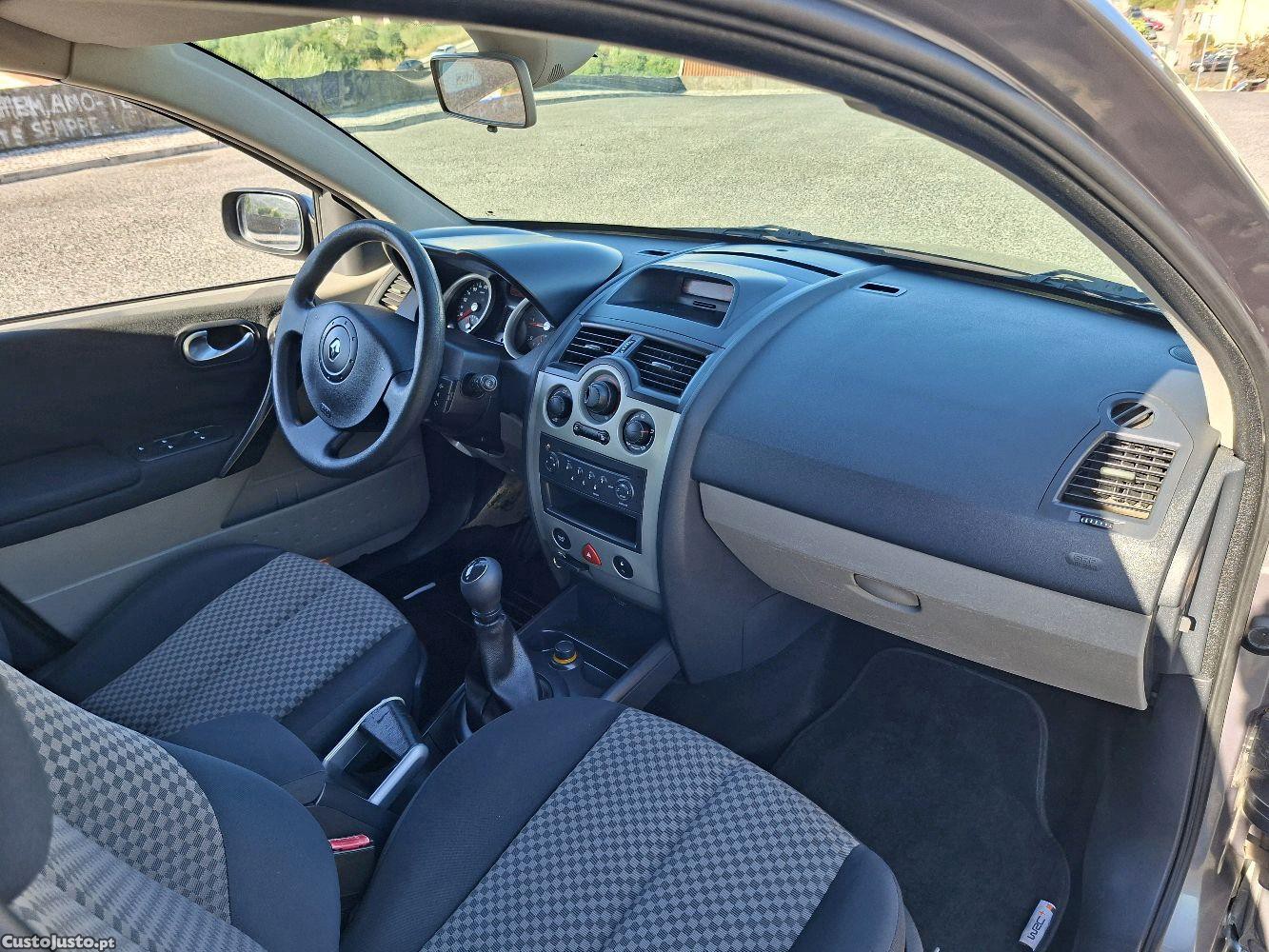 Renault Mégane 1.5 Dci 105cv Estimada — fotografia 4