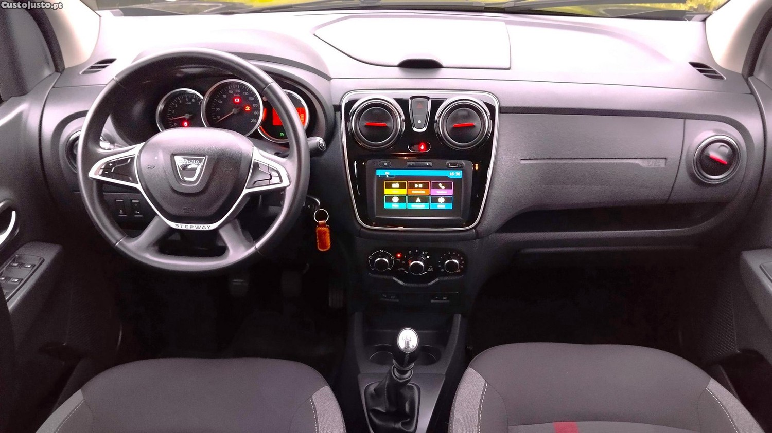 Dacia Lodgy 1.5 Blue dCi Stepway 7L - 19 — photo 3
