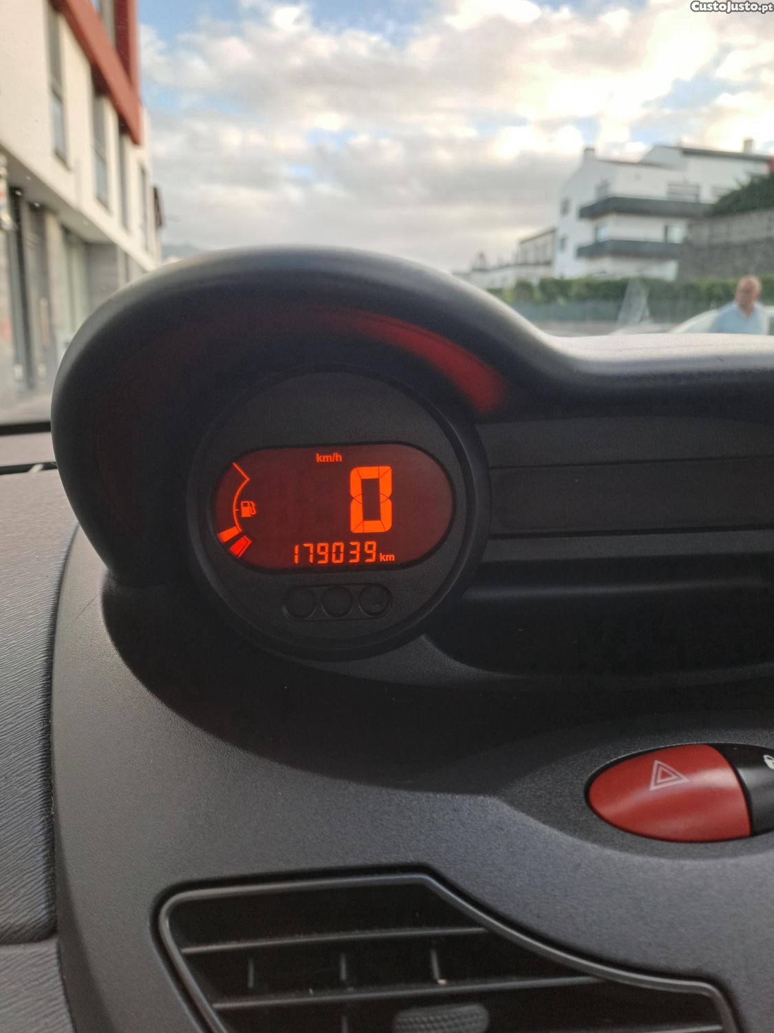 Renault Twingo 1.2 - 08 — photo 5
