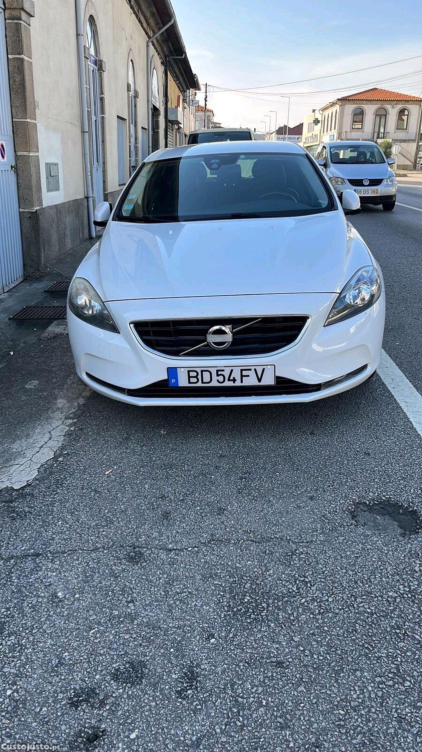 Volvo V40 1.6 — photo 4