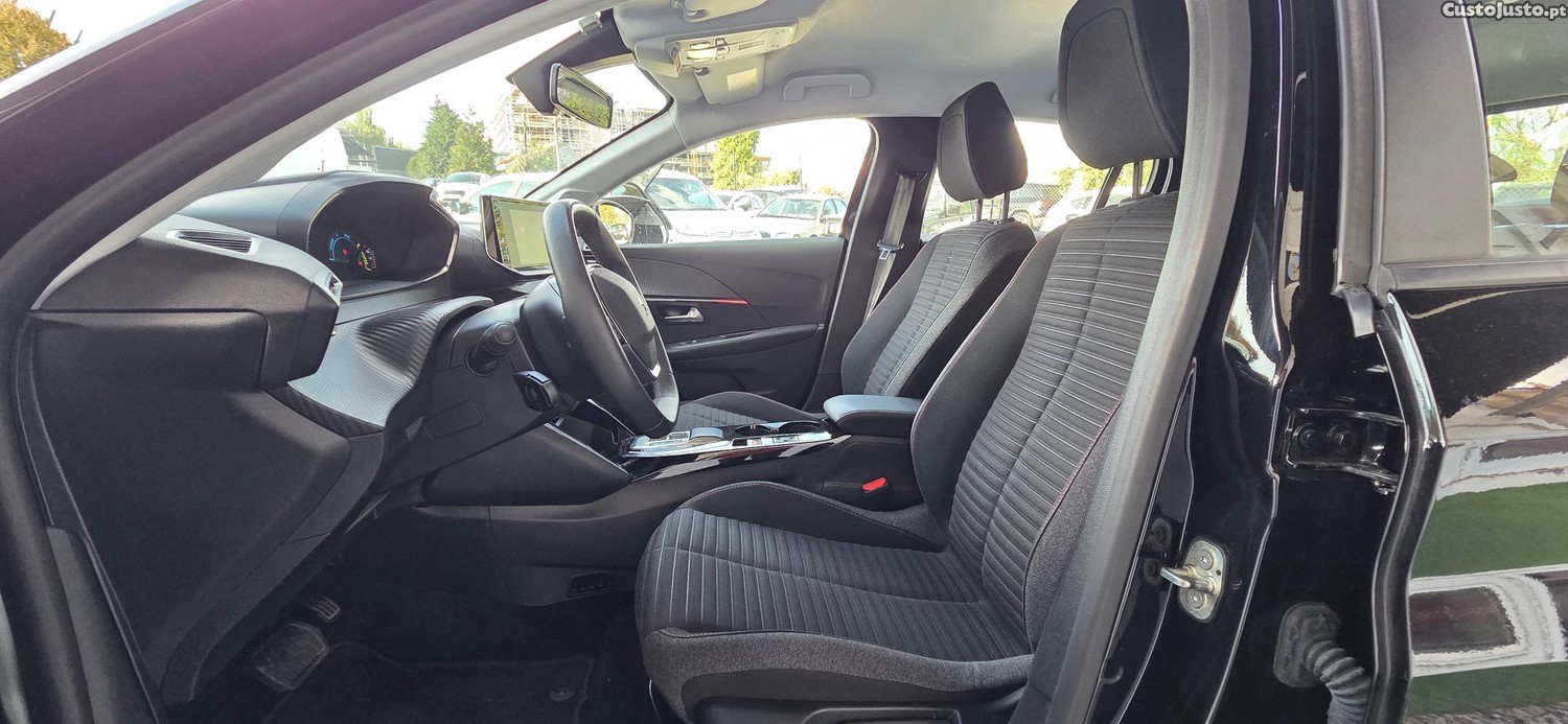 Peugeot e-208 50 Kwh Active - 23 — photo 5