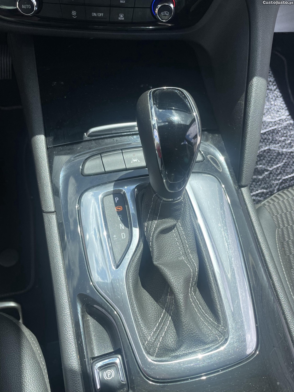 Opel Insignia Sport Toured — fotografia 3