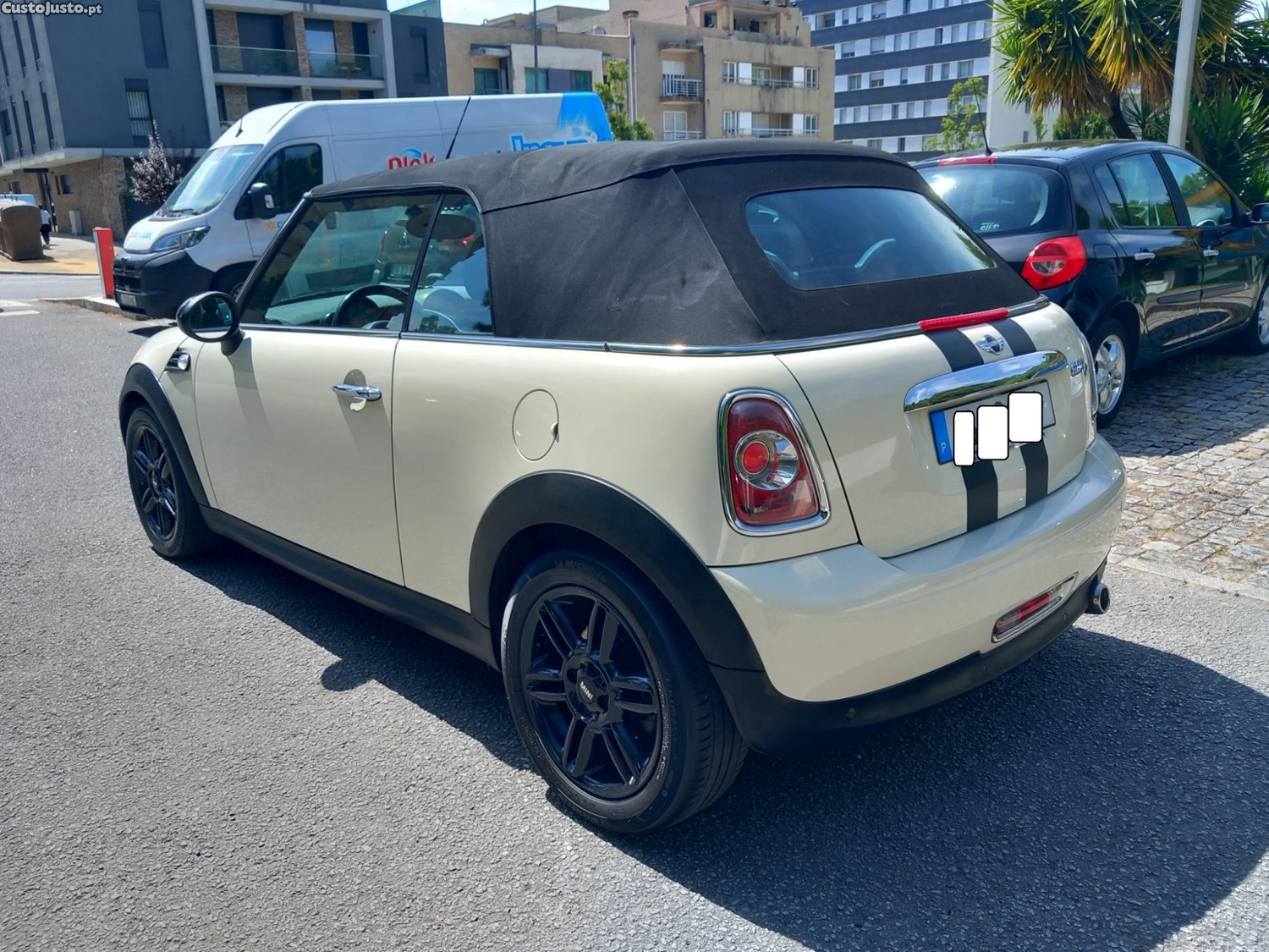 MINI Cabrio Cooper D — photo 4